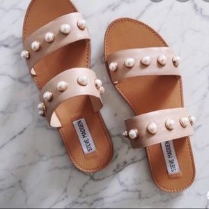 Steve Madden Jole Tan Leather Sandal With Pearls